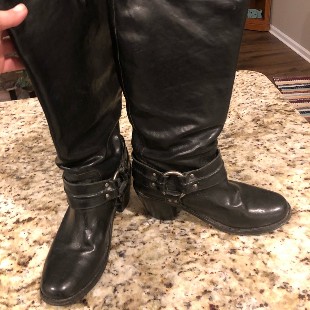 Frye Hannah-8 classic tall motorcycle boot- great vintage shape